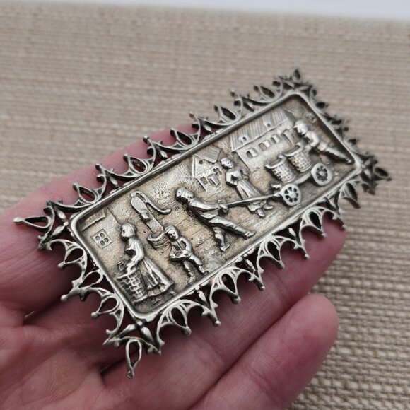 Sterling Silver Large Old Town Village Scene Pin Brooch B369 - Picture 2 of 7